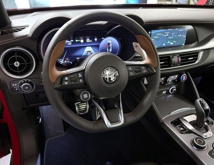 Alfa Romeo Stelvio SUV / Terénní 2,0 l 206 kw