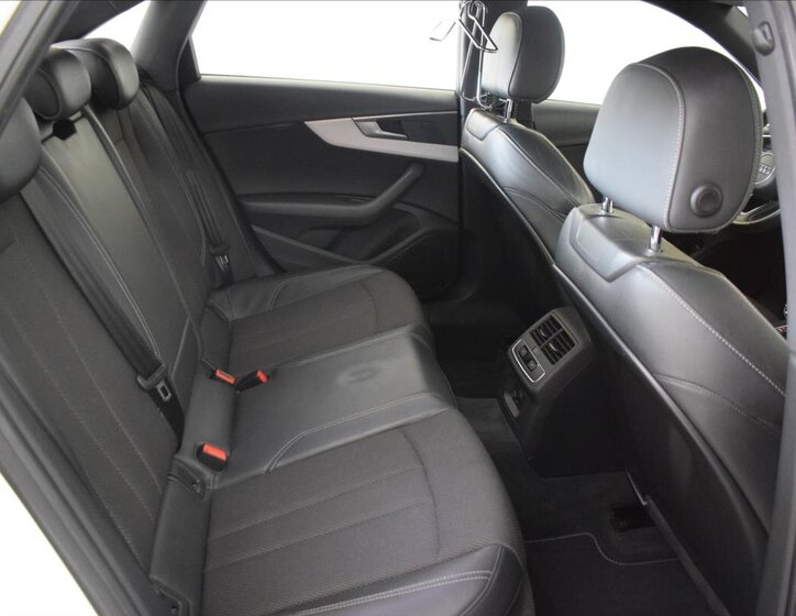 Audi A4 Sedan 2,0 l 140 kw