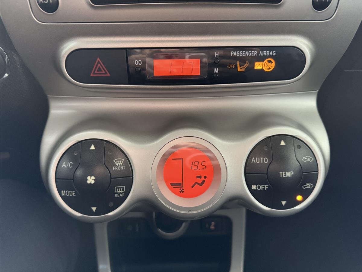 Toyota Urban Cruiser Hatchback 1,3 l 74 kw