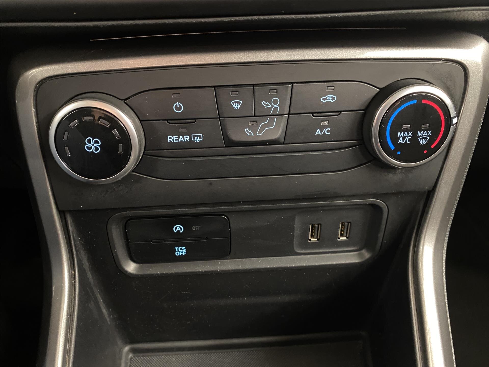 Ford EcoSport Hatchback 998,0 92 kw