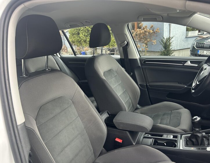 Volkswagen Golf Kombi 2,0 l 110 kw