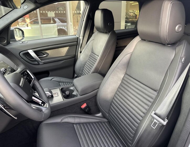 Land Rover Discovery Sport SUV / Terénní 1,5 l 227 kw