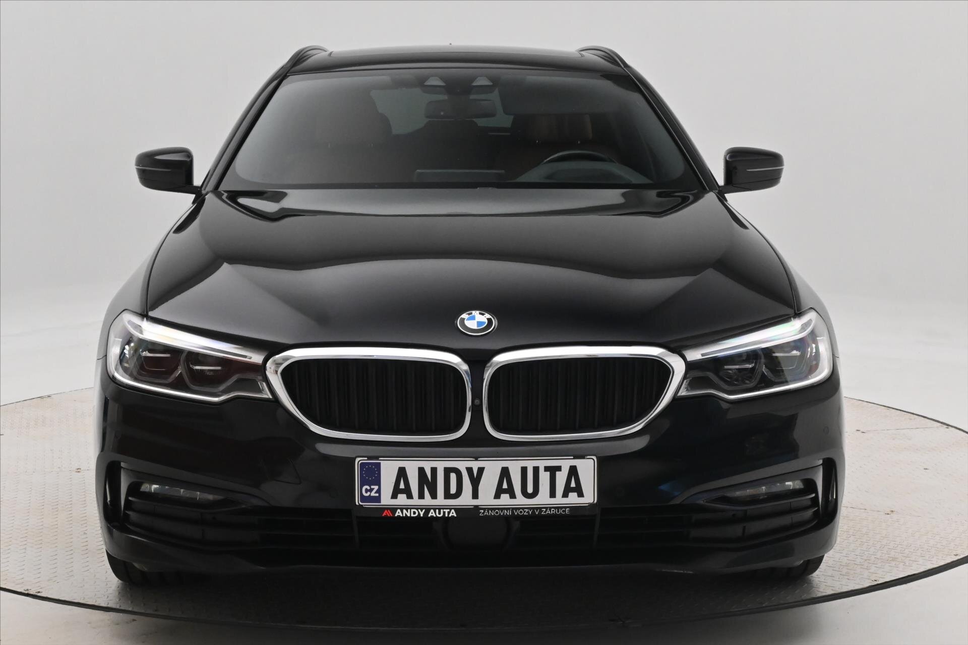 BMW Řada 5 Kombi 3,0 l 195 kw