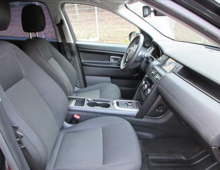 Land Rover Discovery Sport SUV 2,0 l 110 kw
