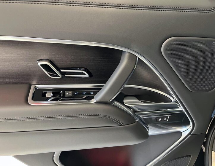 Land Rover Range Rover SUV 3,0 l 221 kw