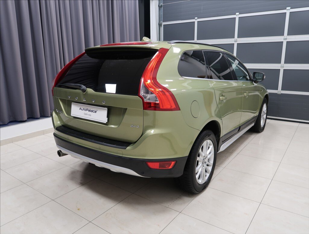 Volvo XC60 SUV / Terénní 2,4 l 120 kw