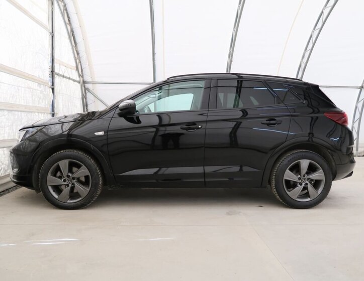 Opel Grandland SUV 1,2 l 96 kw