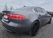 Jaguar XE 8