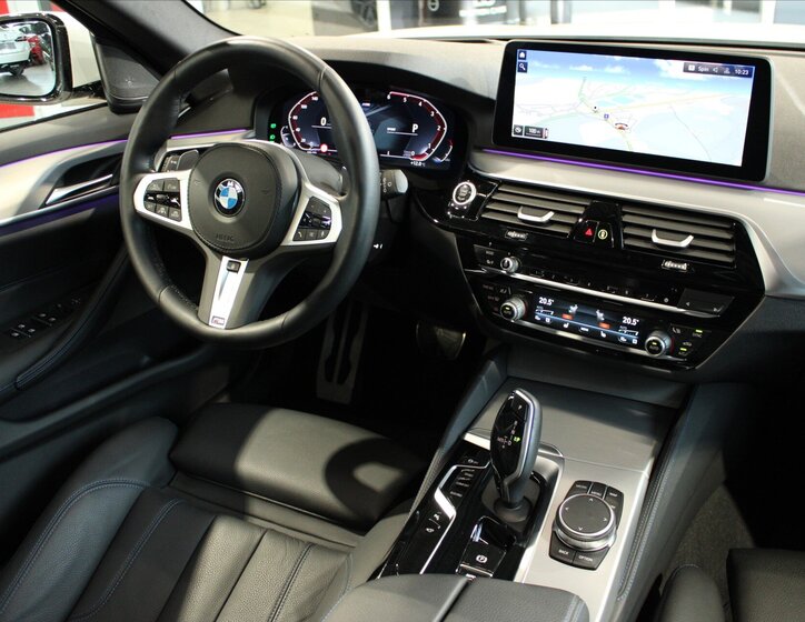 BMW Řada 5 Kombi 3,0 l 210 kw