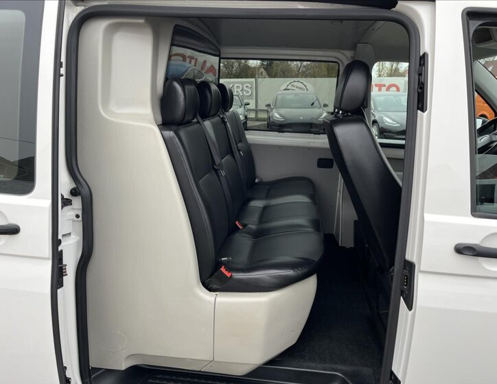 Volkswagen Transporter Kombi 2,0 l 62 kw