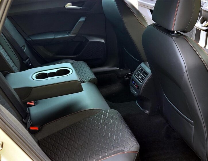 Seat Leon Hatchback 1,5 l 110 kw