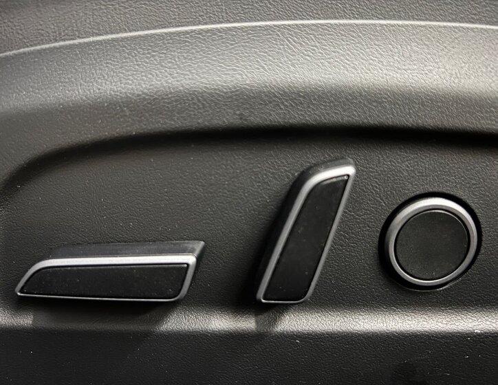 Tesla Model 3 Sedan 0,0 324 kw