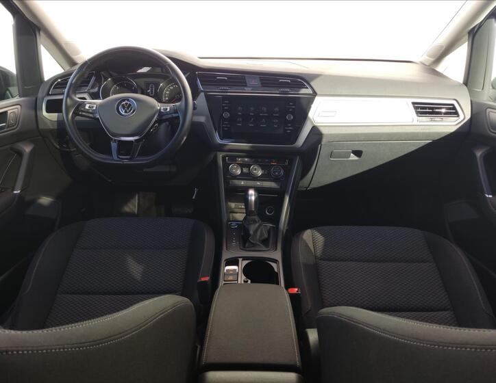 Volkswagen Touran 5