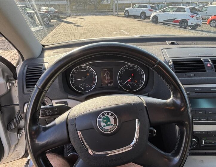 Škoda Octavia Sedan / Limuzína 1,6 l 77 kw