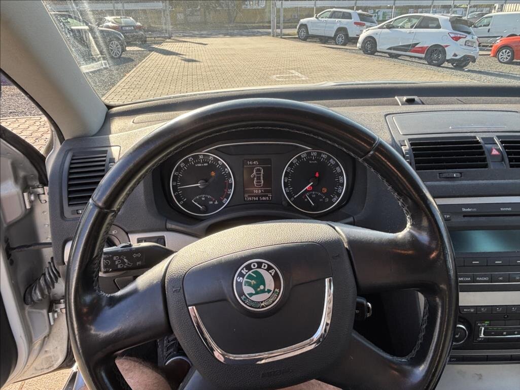 Škoda Octavia Sedan / Limuzína 1,6 l 77 kw