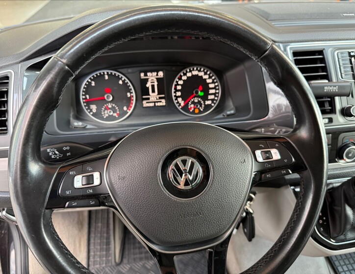 Volkswagen Multivan 19