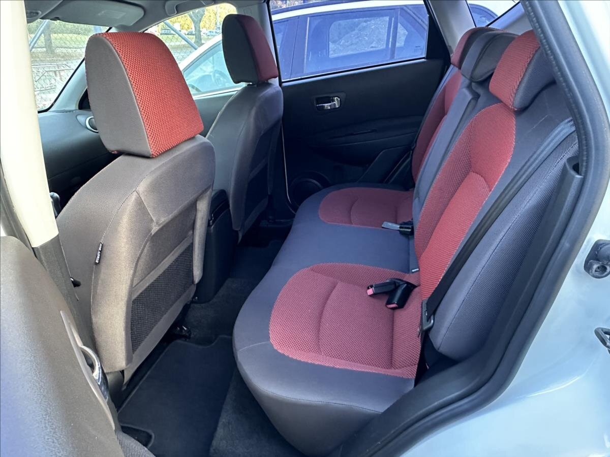 Nissan Qashqai SUV / Terénní 2,0 l 110 kw