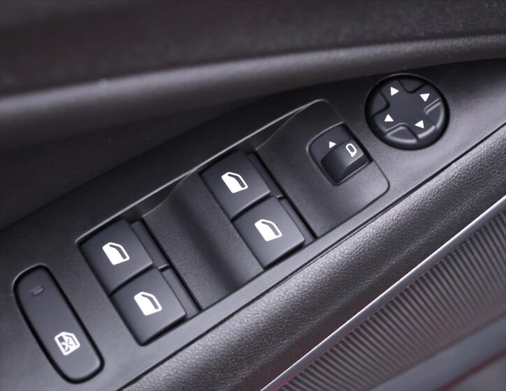 Opel Crossland Hatchback 1,2 l 81 kw