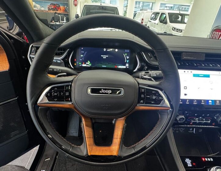 Jeep Grand Cherokee 23