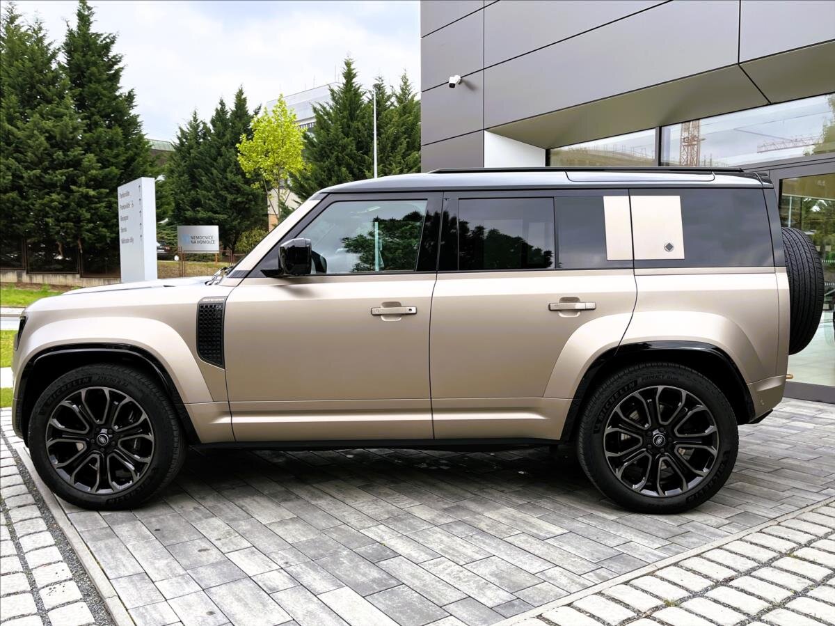 Land Rover Defender SUV / Terénní 4,4 l 467 kw