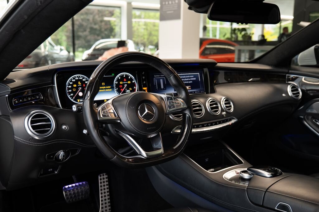 Mercedes-Benz Třídy S Kupé 4,7 l 335 kw