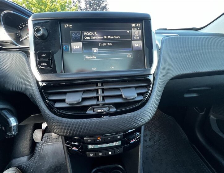 Peugeot 2008 SUV / Terénní 1,6 l 84 kw