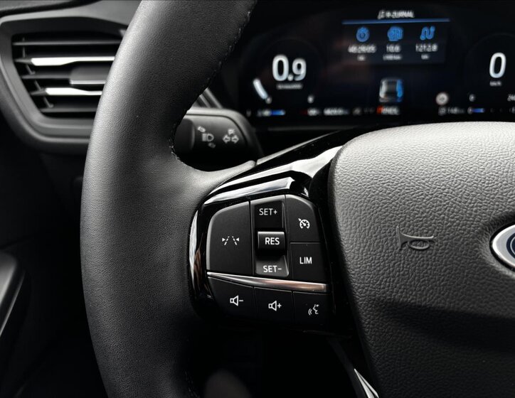 Ford Kuga SUV / Terénní 1,5 l 137 kw