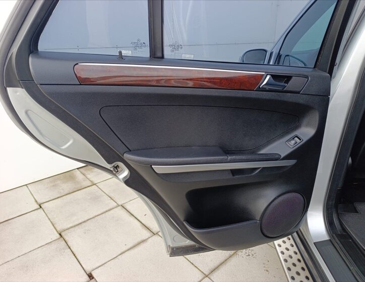 Mercedes-Benz Třídy M SUV / Terénní 3,0 l 165 kw