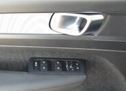 Volvo XC40 SUV / Terénní 1,5 l 95 kw