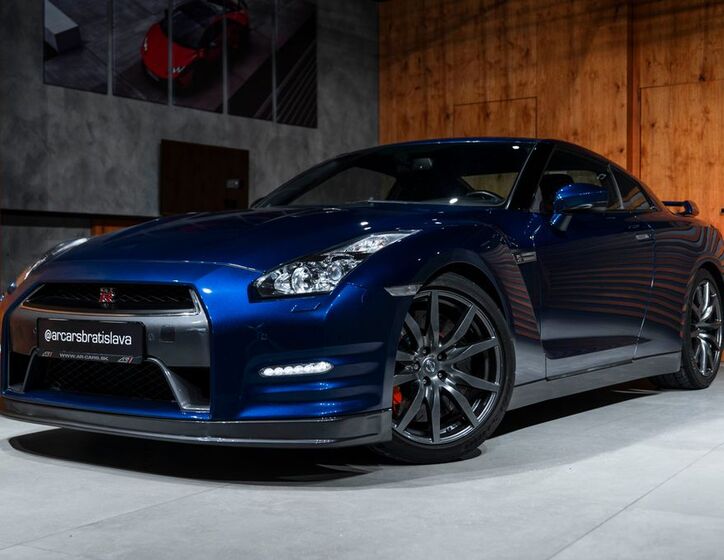 Nissan GT-R 4
