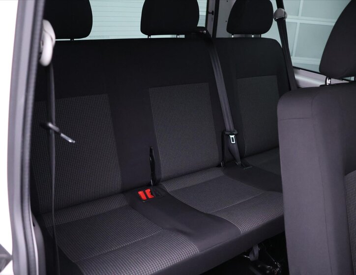 Volkswagen Transporter Kombi 2,0 l 110 kw