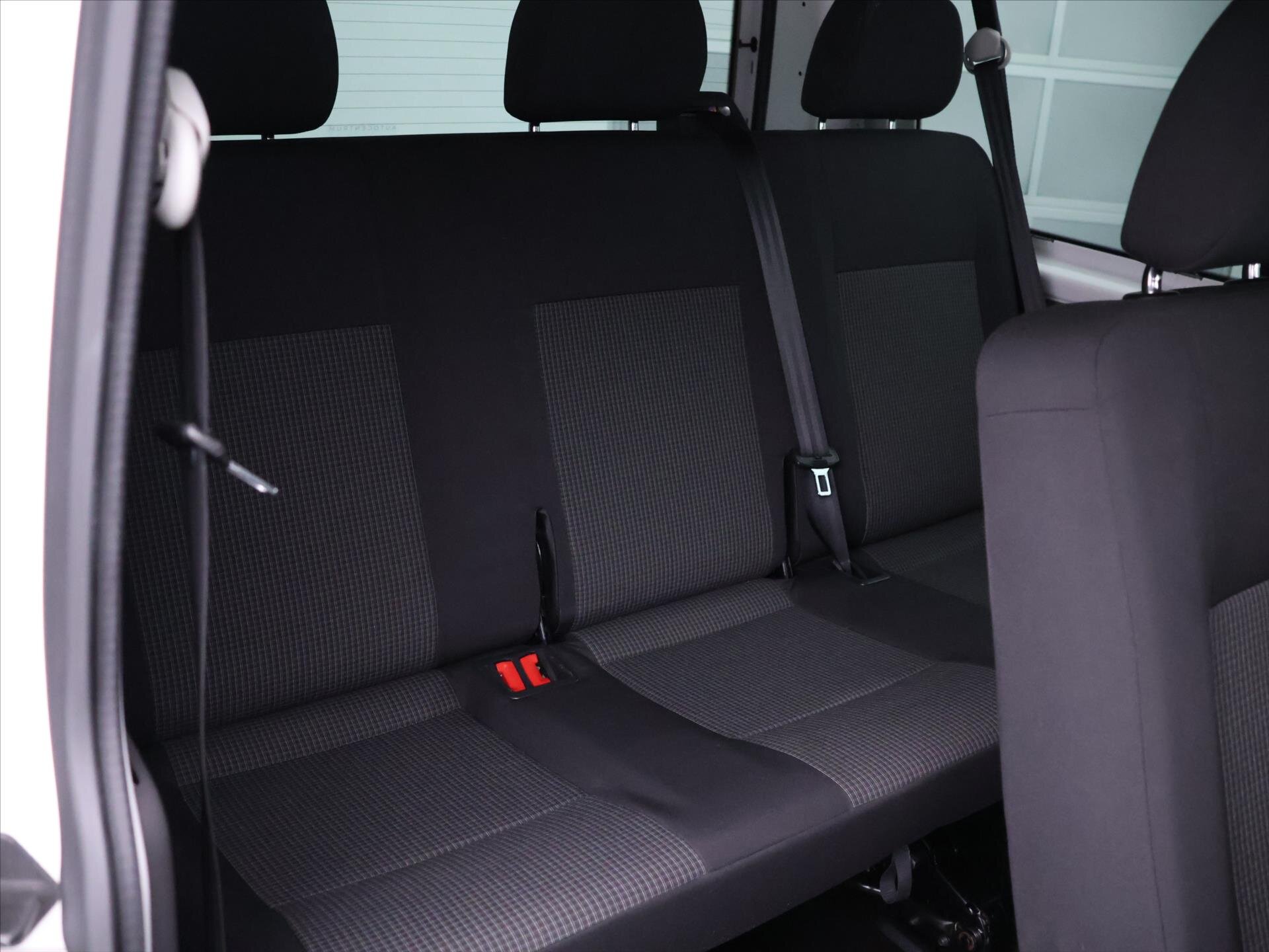 Volkswagen Transporter Kombi 2,0 l 110 kw