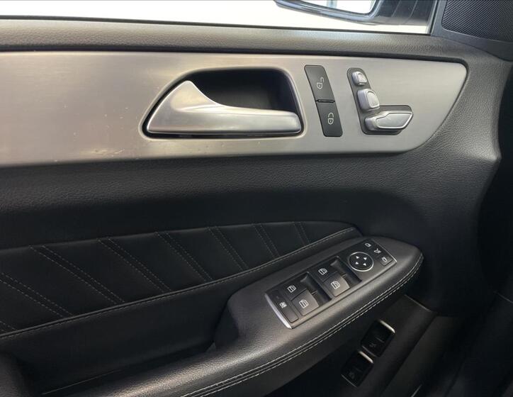 Mercedes-Benz GLE 12