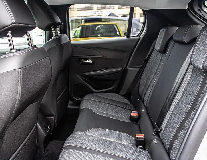 Peugeot 208 Hatchback 1,2 l 81 kw