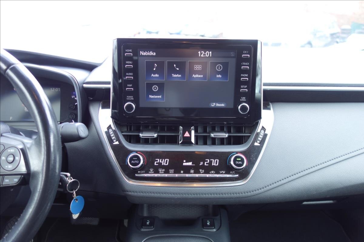 Toyota Corolla Sedan / Limuzína 1,6 l 97 kw