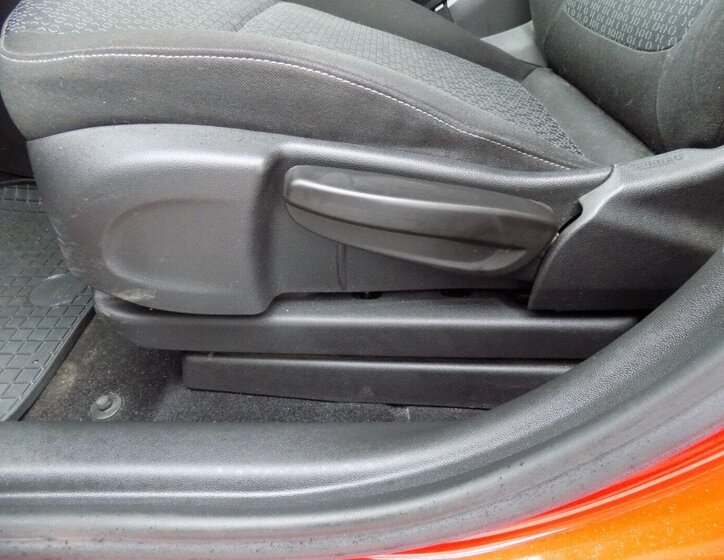 Opel Crossland X SUV 1,2 l 60 kw