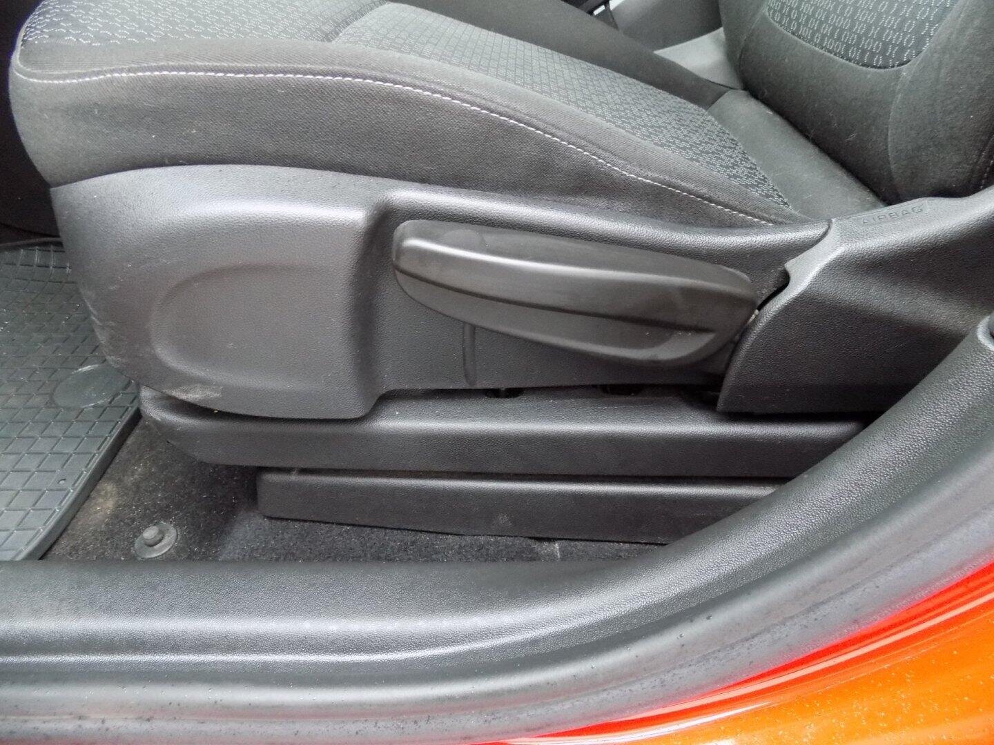 Opel Crossland X SUV 1,2 l 60 kw