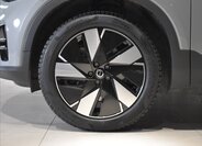 Volvo EX40 SUV / Terénní 0,0 185 kw