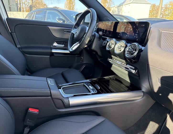 Mercedes-Benz GLA 13