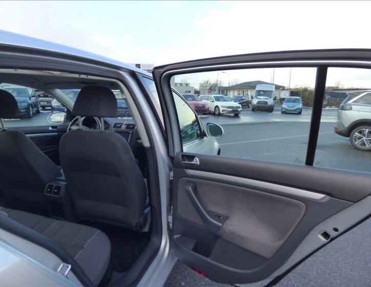 Volkswagen Golf Hatchback 1,6 l 75 kw