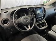 Mercedes-Benz Vito 9
