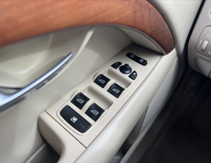 Volvo V70 Kombi 2,4 l 136 kw