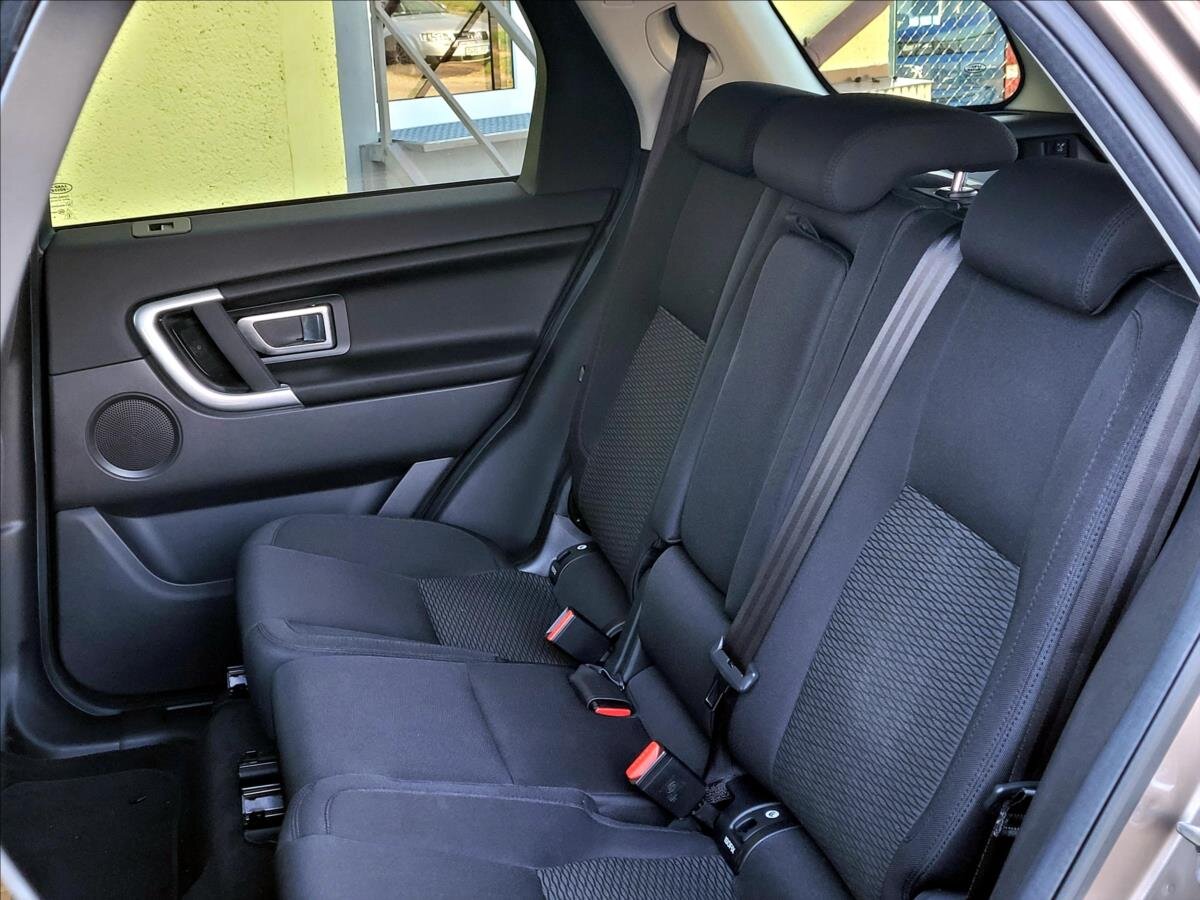 Land Rover Discovery Sport SUV / Terénní 2,0 l 110 kw