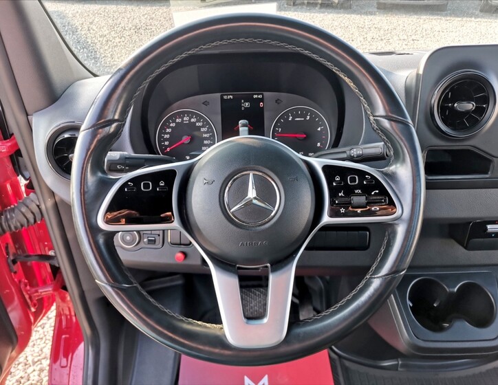Mercedes-Benz Sprinter 14