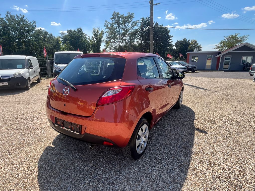 Mazda 2