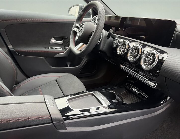 Mercedes-Benz CLA 12