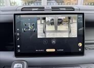 Land Rover Defender 22