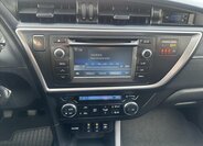 Toyota Auris 16
