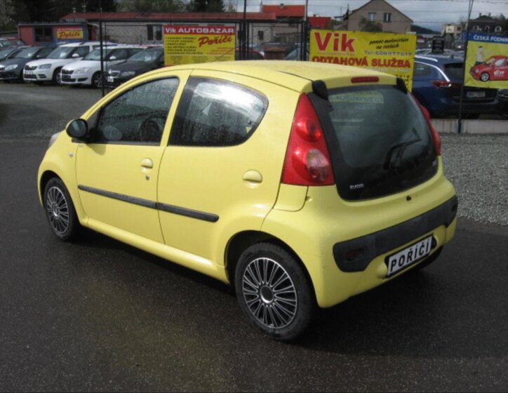 Peugeot 107 Hatchback 998,0 50 kw