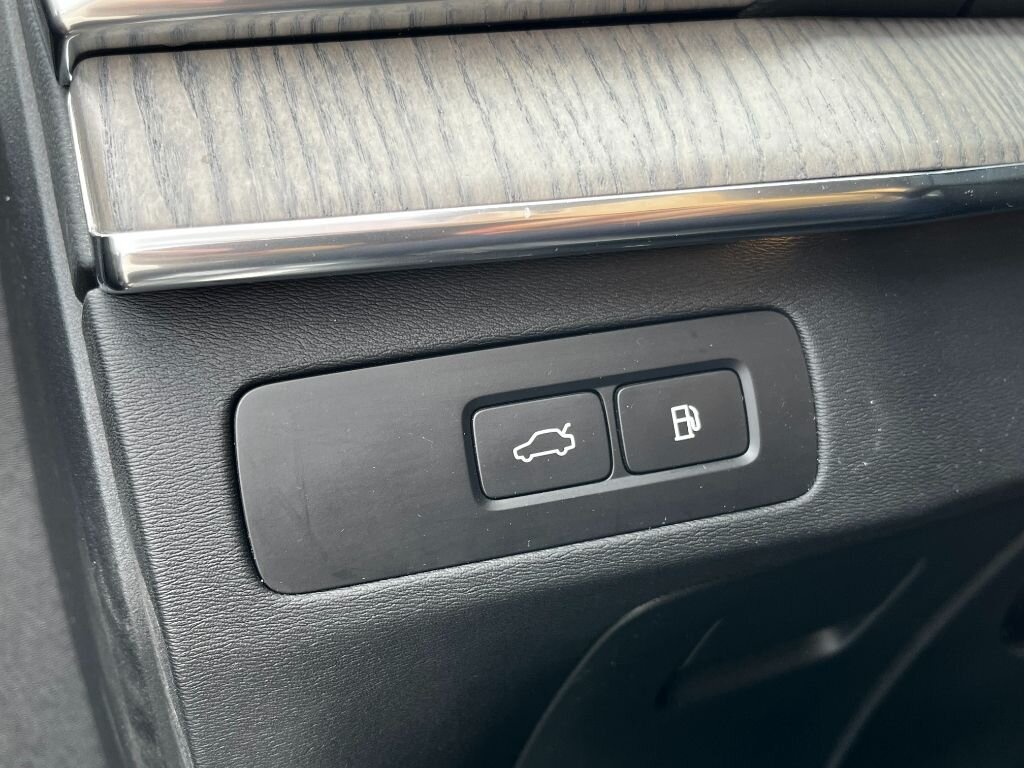 Volvo XC90 SUV / Terénní 2,0 l 335 kw